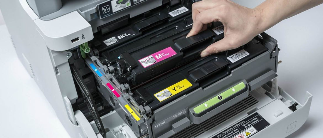 Cómo Cambiar el tóner de una impresora láser Brother: Guía paso a paso